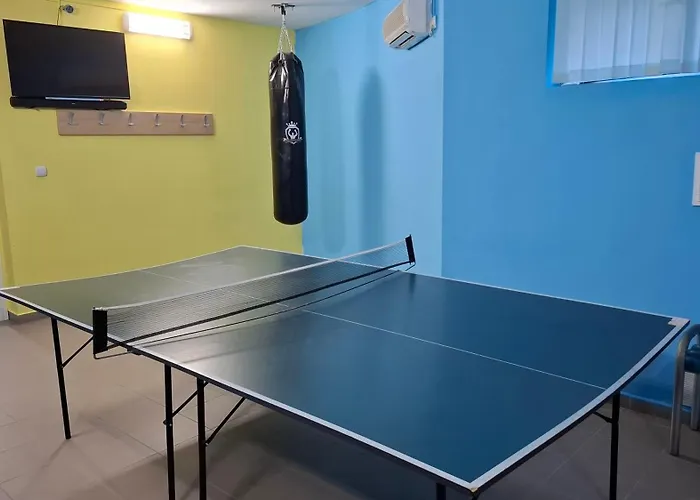 Comfortable In Sunset Complex, *