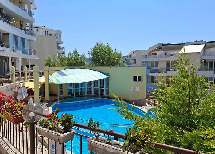 דירה Comfortable In Sunset Complex,