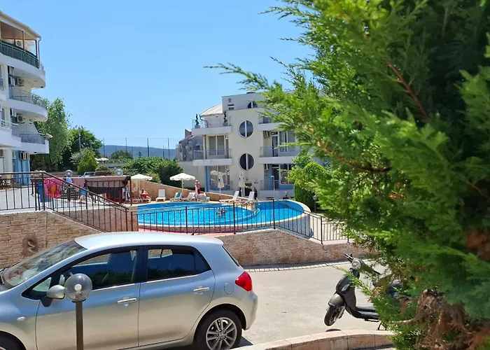 Comfortable In Sunset Complex, דירה