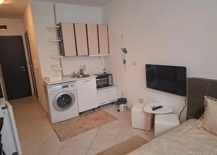 דירה Comfortable In Sunset Complex,